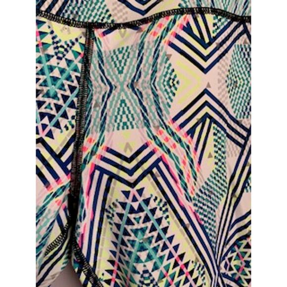 Victoria's Secret Sport Medium Knockout Crop Legging  Multi Color - Picture 2 of 5